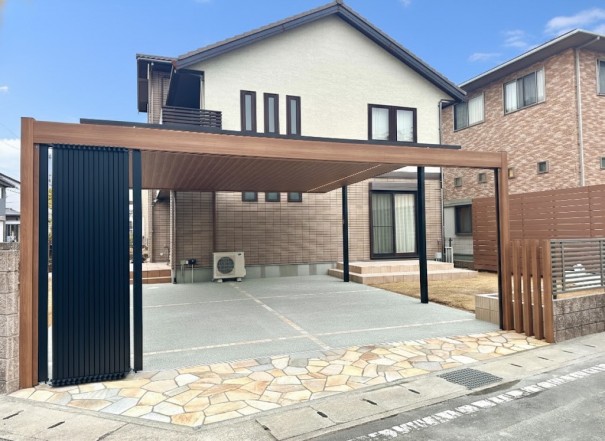 三協カーポートFⅡとライアーレワイドを施工した、姫路市の外構リフォーム施工例