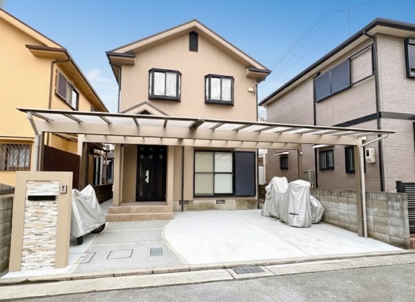 001 加古川市の外構リフォームで、駐車スペースの拡張に三協アルミ スカイリードを使用した施工例