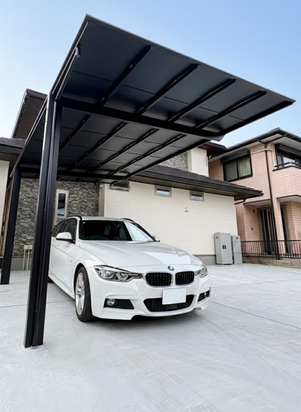 003 加古川市の新築外構で、LIXILのカーポートネスカF 1台用 ブラックポリカを施工