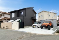 愛犬のための広いドックランのあるお庭