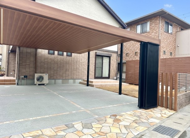 姫路市外構リフォームで、チェリーブロッサムガーデンが施工した、三協カーポートFⅡとライアーレワイド。