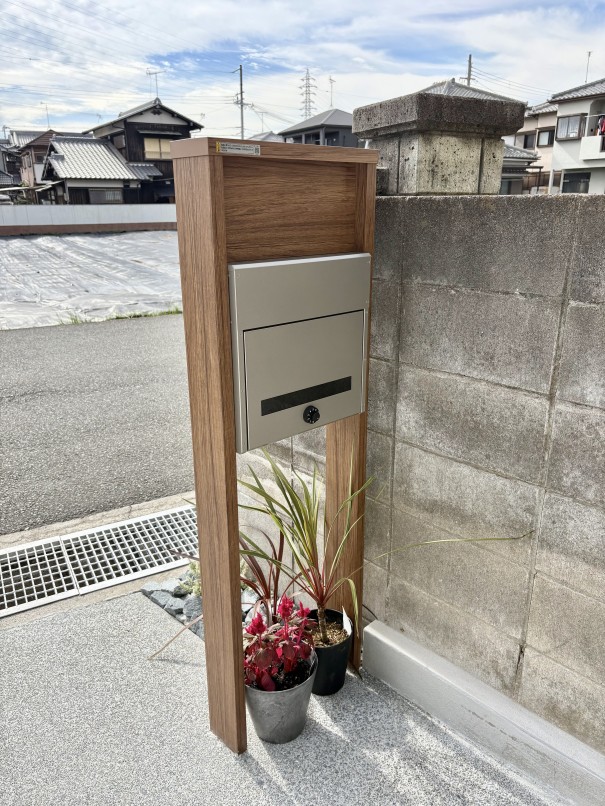 IMG_0888 YKKAPルシアスポストユニットHD02型ドライチーク施工例