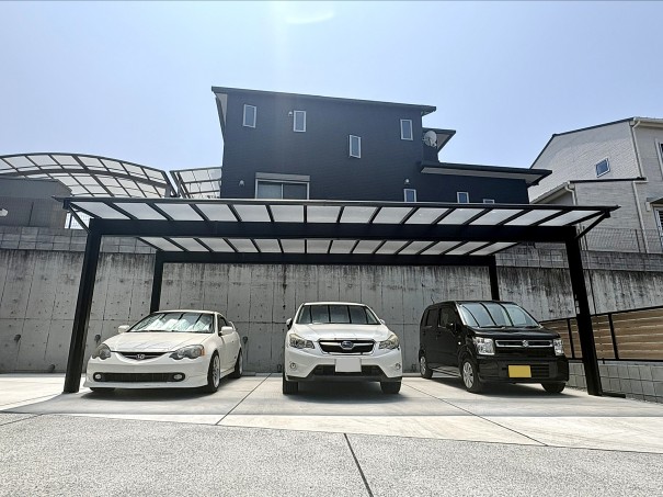 IMG_6355 加古郡稲美町新築外構三協アルミスカイリード3台用カーポートの施工例