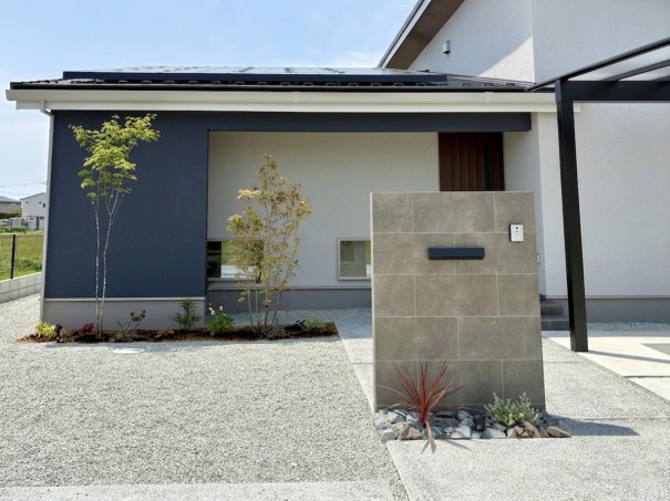IMG_6976 加古川市の新築外構で、デザイン門柱をKYタイル モッシュで仕上げた施工例