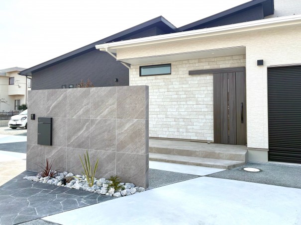 加古川市の新築外構で、デザイン土間のある施工例