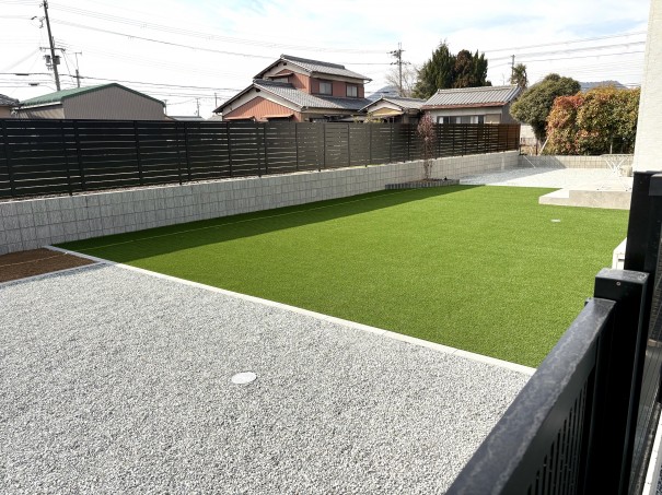 お家の南側のお庭に、広いドックランスペースのある加古川市の新築外構