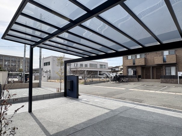 IMG_7988 加古川市の新築外構で、三協アルミ スカイリード両側支持 梁延長の施工実例