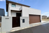 加古川市の新築外構でYKK ルシアス門扉を施工したクローズド外構