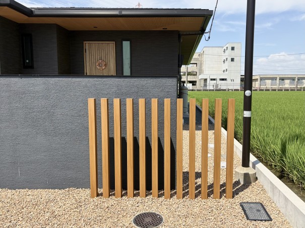 兵庫県高砂市外構リフォーム タカショーエバーアートウッド角柱の施工例