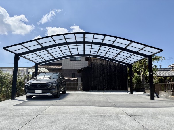 IMG_8802 兵庫県加古川市外構リフォームLIXILカーポートフーゴR 3台用ブラックポリカクリアマット施工例