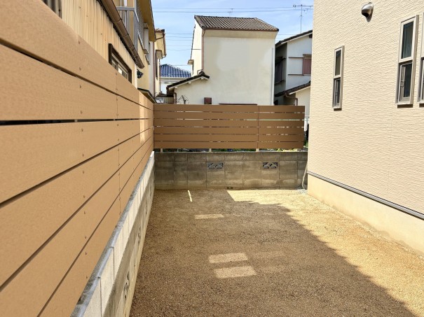 IMG_8844 加古川市の新築外構で、エコモックサンディーブラウンを施工した事例