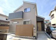 加古川市の外構リフォームで目隠しフェンスとサイクルポートを新設した施工事例