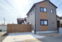 加古川市の外構リフォームで、タイルデッキと目隠しフェンスを施工した事例