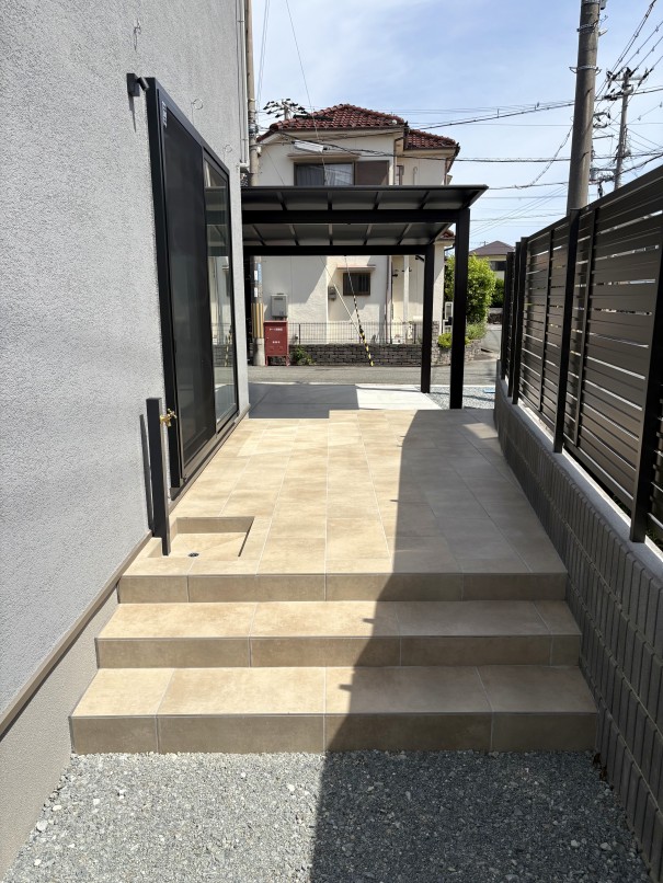 IMG_9920 加古郡播磨町の新築外構で、タイルデッキを施工した事例