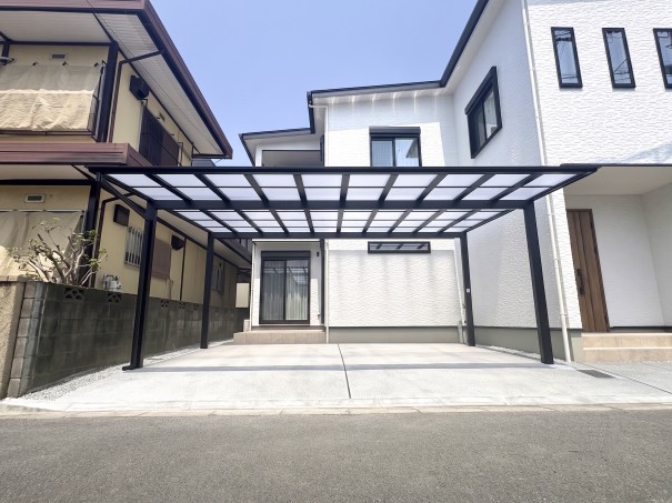 zkaxjfzkaxjfz 兵庫県高砂市新築外構LIXIL ネスカF 2台用 ロング柱 ブラック の施工例