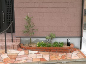 曲線のレンガ花壇 加古川市t様邸 加古川市 高砂市の外構 エクステリア工事はチェリーブロッサムガーデン 曲線のレンガ花壇 加古川市t様邸 加古川市 高砂市の外構 エクステリア工事はチェリーブロッサムガーデン